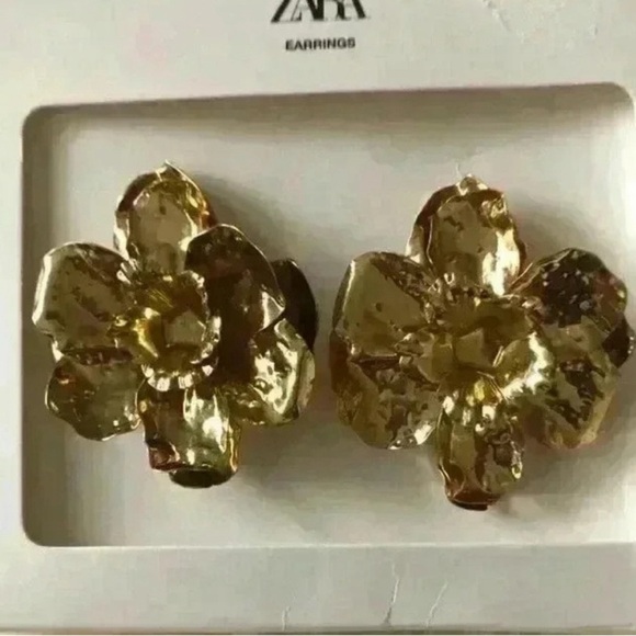 Zara flower gold earrings new 🔥🔥🔥✨✨✨ - Picture 1 of 3